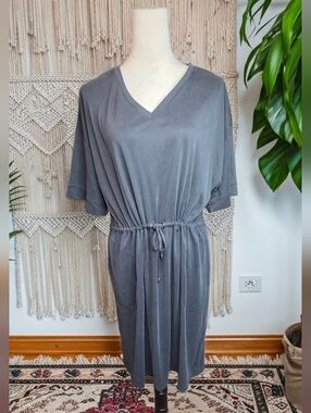 724 Chico’s Zenergy Sandwashed V-Neck Midi Dress - Charcoal - Size 2 (L/12)